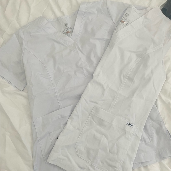 2 Adar White Scrub Tops - Picture 1 of 3